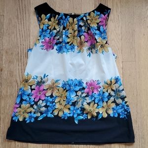 Summer floral shell top M
